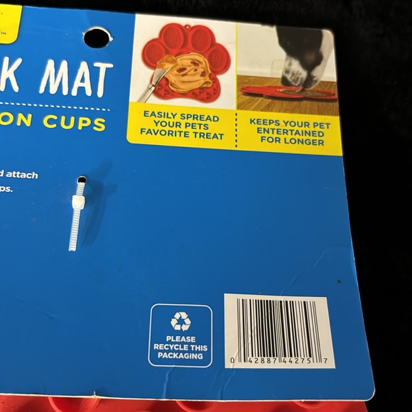 NIP Bark Supply Co. Paw Print Pet Lick Mat Suction Cups & Rosie & Rex Dog Toy S - Picture 5 of 16